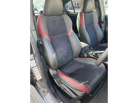 2.5T Type UK Saloon 4dr Petrol Manual 4WD Euro 6 (300 ps)