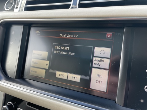 4.4 SD V8 Vogue SUV 5dr Diesel Auto 4WD Euro 6 (s/s) (339 ps)