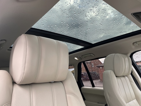 4.4 SD V8 Vogue SUV 5dr Diesel Auto 4WD Euro 6 (s/s) (339 ps)