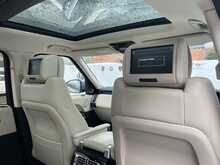 Land Rover Range Rover 4.4 SD V8 Vogue SUV 5dr Diesel Auto 4WD Euro 6 (s/s) (339 ps)