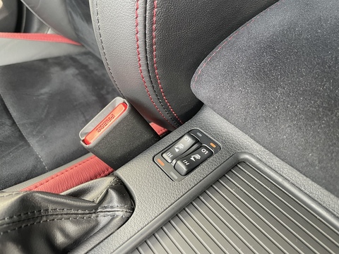 2.5T Final Edition Saloon 4dr Petrol Manual 4WD Euro 6 (300 ps)