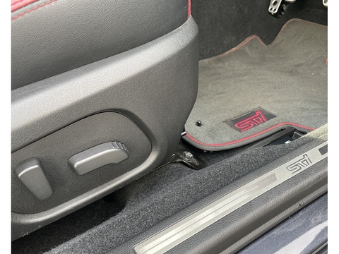 2.5T Final Edition Saloon 4dr Petrol Manual 4WD Euro 6 (300 ps)