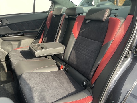 2.5T Final Edition Saloon 4dr Petrol Manual 4WD Euro 6 (300 ps)