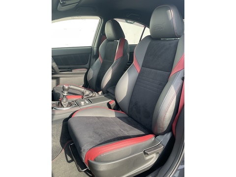 2.5T Final Edition Saloon 4dr Petrol Manual 4WD Euro 6 (300 ps)