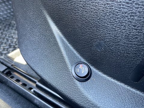 2.0 TDI ultra Sport Roadster 2dr Diesel Manual Euro 6 (s/s) (184 ps)