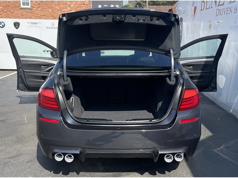 4.4 V8 Saloon 4dr Petrol DCT Euro 5 (s/s) (560 ps)