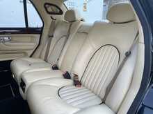 Bentley Arnage 6.8 Red Label Saloon 4dr Petrol Automatic (456 g/km, 400 bhp)