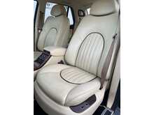 Bentley Arnage 6.8 Red Label Saloon 4dr Petrol Automatic (456 g/km, 400 bhp)