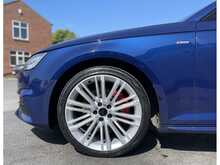 Audi A4 Avant 2.0 TFSI S line Estate 5dr Petrol S Tronic quattro Euro 6 (s/s) (252 ps)