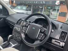 Land Rover Freelander 2 2.2 SD4 Metropolis SUV 5dr Diesel CommandShift 4WD Euro 5 (190 ps)