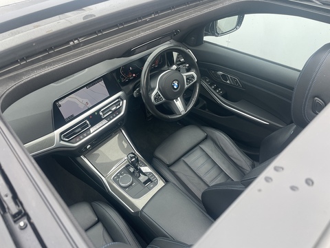 3.0 330d M Sport Plus Edition Touring 5dr Diesel Auto xDrive Euro 6 (s/s) (265 ps)