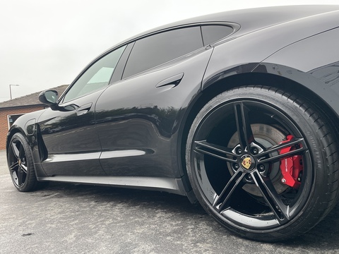 Performance Plus 93.4kWh 4S Saloon 4dr Electric Auto 4WD (571 ps)