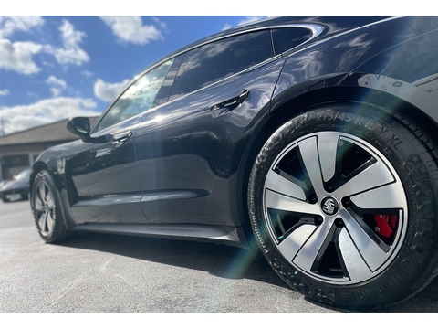 Performance Plus 93.4kWh 4S Saloon 4dr Electric Auto 4WD (571 ps)