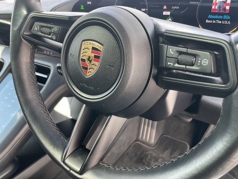 Performance Plus 93.4kWh 4S Saloon 4dr Electric Auto 4WD (571 ps)