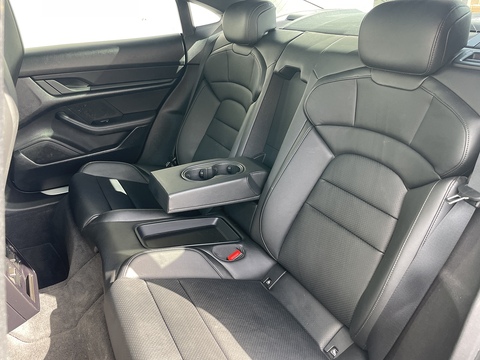 Performance Plus 93.4kWh 4S Saloon 4dr Electric Auto 4WD (571 ps)