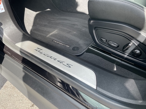 Performance Plus 93.4kWh 4S Saloon 4dr Electric Auto 4WD (571 ps)