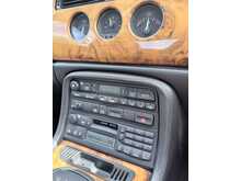 Jaguar XK8 4.0 Coupe 2dr Petrol Automatic (281 g/km, 290 bhp)