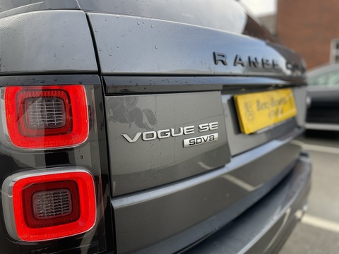 4.4 SD V8 Vogue SE SUV 5dr Diesel Auto 4WD Euro 6 (s/s) (339 ps)