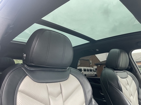 4.0 V8 SUV 5dr Petrol Auto 4WD Euro 6 (s/s) (550 ps)