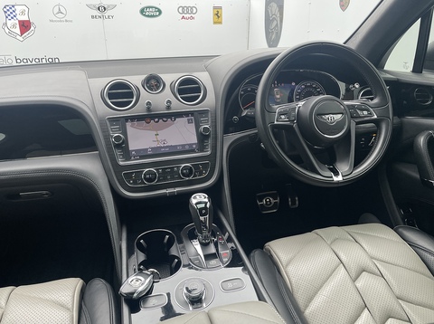 4.0 V8 SUV 5dr Petrol Auto 4WD Euro 6 (s/s) (550 ps)