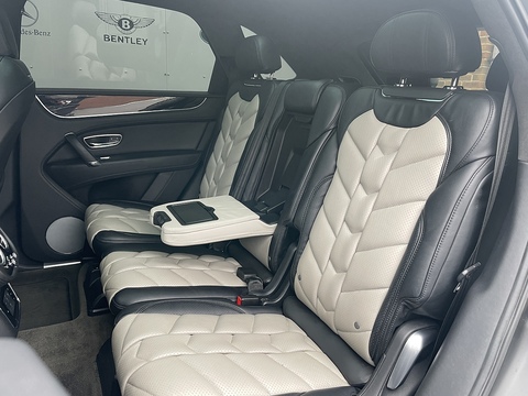 4.0 V8 SUV 5dr Petrol Auto 4WD Euro 6 (s/s) (550 ps)