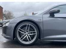 Audi R8 5.2 FSI V10 Plus Coupe 2dr Petrol S Tronic quattro Euro 6 (s/s) (610 ps)