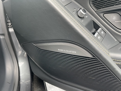 5.2 FSI V10 Plus Coupe 2dr Petrol S Tronic quattro Euro 6 (s/s) (610 ps)