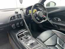 Audi R8 5.2 FSI V10 Plus Coupe 2dr Petrol S Tronic quattro Euro 6 (s/s) (610 ps)