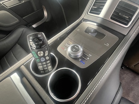6.0 V12 Luxury Edition Saloon 4dr Petrol T-TronicII Euro 5 (470 bhp)