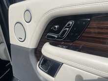 Land Rover Range Rover 4.4 SD V8 Autobiography SUV 5dr Diesel Auto 4WD Euro 6 (s/s) (339 ps)