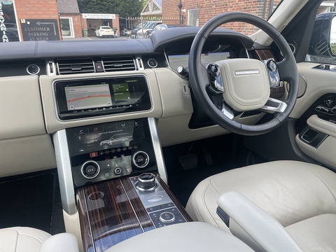 4.4 SD V8 Autobiography SUV 5dr Diesel Auto 4WD Euro 6 (s/s) (339 ps)