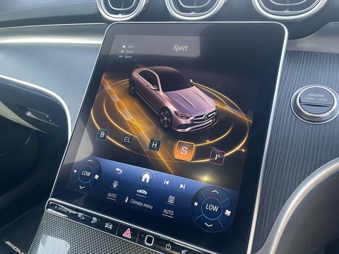 2.0 C300e 25.4kWh AMG Line (Premium Plus) Saloon 4dr Petrol Plug-in Hybrid G-Tronic+ Euro 6 (s/s) (313 ps)