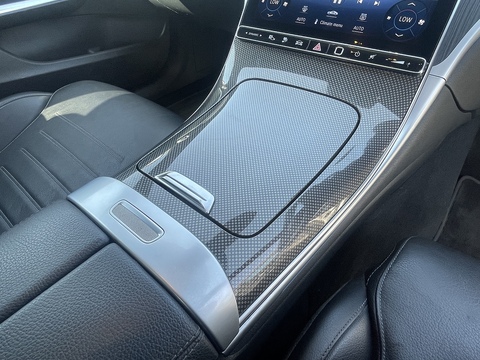 2.0 C300e 25.4kWh AMG Line (Premium Plus) Saloon 4dr Petrol Plug-in Hybrid G-Tronic+ Euro 6 (s/s) (313 ps)