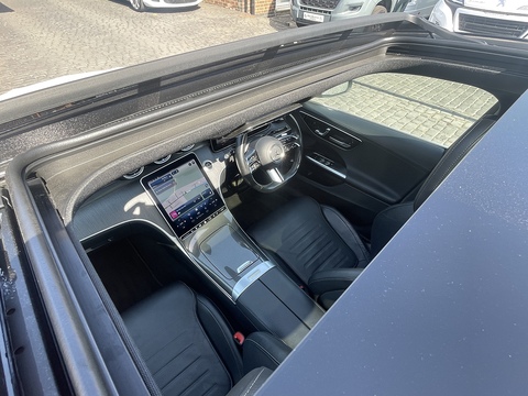 2.0 C300e 25.4kWh AMG Line (Premium Plus) Saloon 4dr Petrol Plug-in Hybrid G-Tronic+ Euro 6 (s/s) (313 ps)