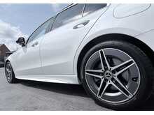 Mercedes-Benz C Class 2.0 C300e 25.4kWh AMG Line (Premium Plus) Saloon 4dr Petrol Plug-in Hybrid G-Tronic+ Euro 6 (s/s) (313 ps)