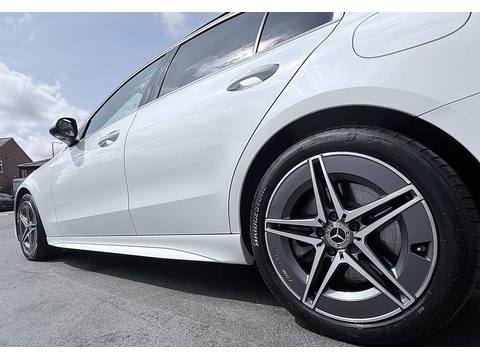 2.0 C300e 25.4kWh AMG Line (Premium Plus) Saloon 4dr Petrol Plug-in Hybrid G-Tronic+ Euro 6 (s/s) (313 ps)