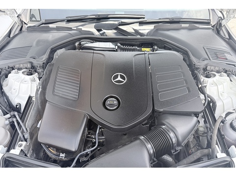 2.0 C300e 25.4kWh AMG Line (Premium Plus) Saloon 4dr Petrol Plug-in Hybrid G-Tronic+ Euro 6 (s/s) (313 ps)