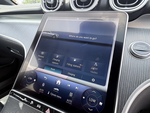 2.0 C300e 25.4kWh AMG Line (Premium Plus) Saloon 4dr Petrol Plug-in Hybrid G-Tronic+ Euro 6 (s/s) (313 ps)