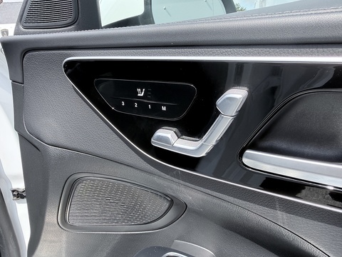 2.0 C300e 25.4kWh AMG Line (Premium Plus) Saloon 4dr Petrol Plug-in Hybrid G-Tronic+ Euro 6 (s/s) (313 ps)