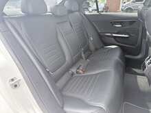 Mercedes-Benz C Class 2.0 C300e 25.4kWh AMG Line (Premium Plus) Saloon 4dr Petrol Plug-in Hybrid G-Tronic+ Euro 6 (s/s) (313 ps)