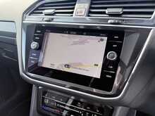Volkswagen Tiguan Allspace 2.0 TDI R-Line SUV 5dr Diesel DSG 4Motion Euro 6 (s/s) (200 ps)