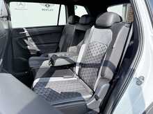 Volkswagen Tiguan Allspace 2.0 TDI R-Line SUV 5dr Diesel DSG 4Motion Euro 6 (s/s) (200 ps)