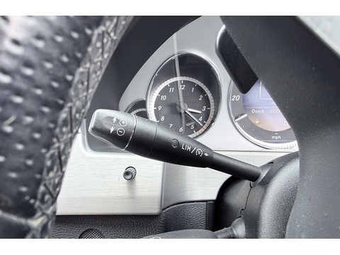 2.1 E220 CDI BlueEfficiency Sport Saloon 4dr Diesel G-Tronic+ Euro 5 (s/s) (170 ps)