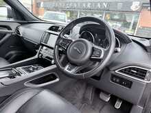 Jaguar F-PACE 3.0 D300 V6 S SUV 5dr Diesel Auto AWD Euro 6 (s/s) (300 ps)