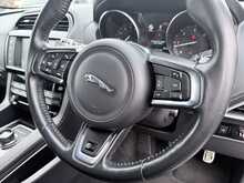 Jaguar F-PACE 3.0 D300 V6 S SUV 5dr Diesel Auto AWD Euro 6 (s/s) (300 ps)