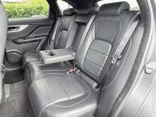 Jaguar F-PACE 3.0 D300 V6 S SUV 5dr Diesel Auto AWD Euro 6 (s/s) (300 ps)