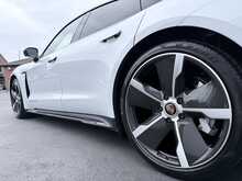 Porsche Taycan Turbo Performance Plus 93.4kWh Turbo Saloon 4dr Electric Auto 4WD (680 ps)