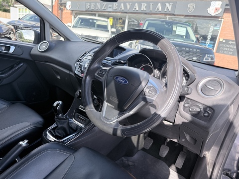 1.6 TDCi Titanium X Hatchback 5dr Diesel Manual Euro 5 (95 ps)