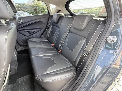 1.6 TDCi Titanium X Hatchback 5dr Diesel Manual Euro 5 (95 ps)