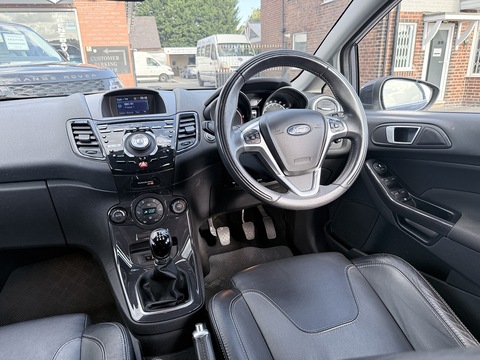 1.6 TDCi Titanium X Hatchback 5dr Diesel Manual Euro 5 (95 ps)